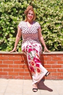 Vestido Largo con Lunares y Claveles