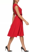 Vestido Rojo con Falda de Vuelo