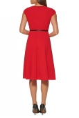 Vestido Rojo con Falda de Vuelo